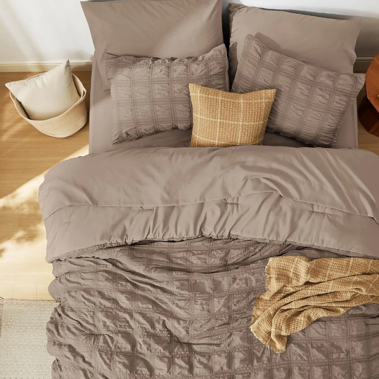 Bedsure Bed in a Bag King - 7 Pieces Plaid Seersucker Bedding Comforter Sets, Soft Lightweight Affogat Boho Bed Set with Comforters King Size, Sheets, Pillowcases & Shams