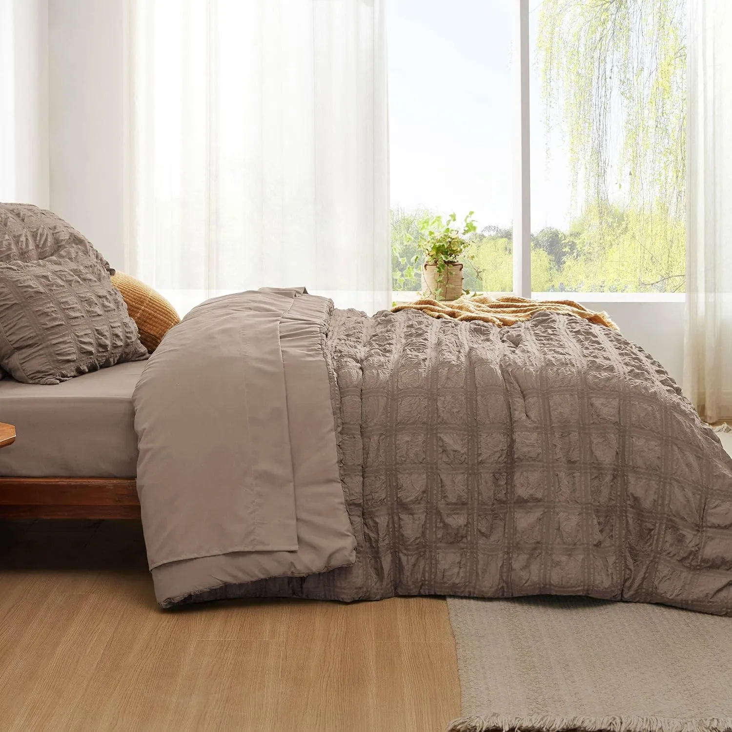 Bedsure Bed in a Bag King - 7 Pieces Plaid Seersucker Bedding Comforter Sets, Soft Lightweight Affogat Boho Bed Set with Comforters King Size, Sheets, Pillowcases & Shams