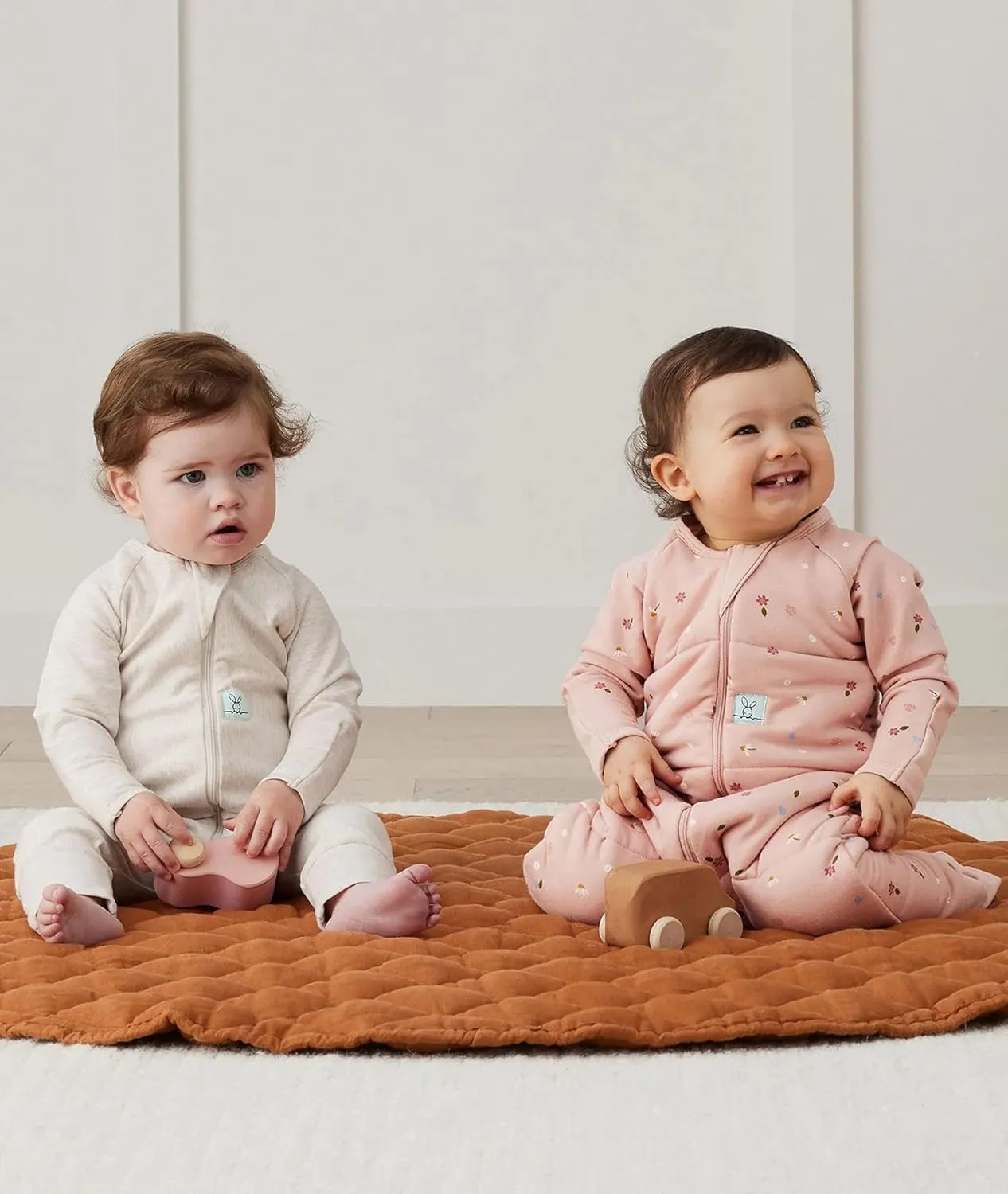 ergoPouch 2.5 TOG Sleeping Bag – Breathable, Cozy Sleepwear for Boys and Girls (12-24 Months, Daisies)