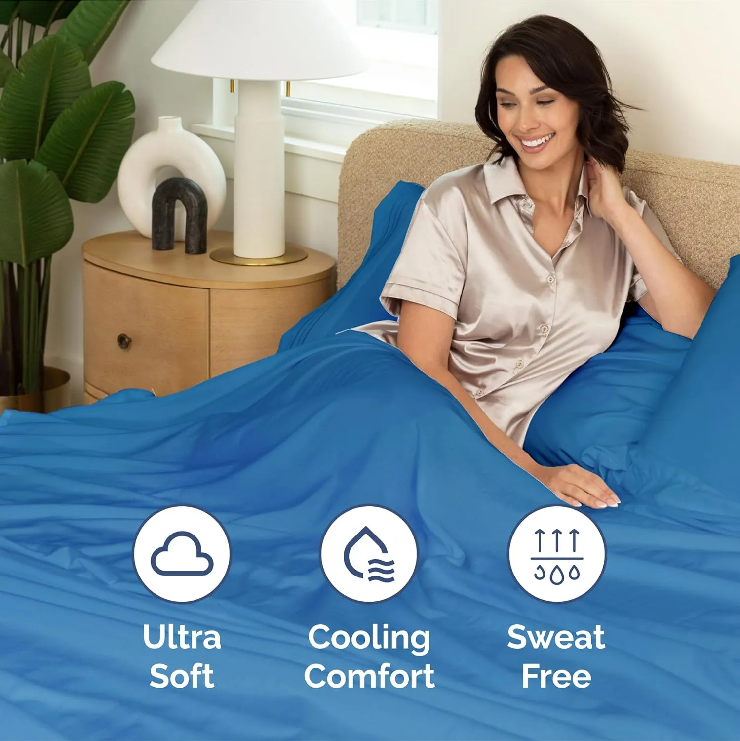 Extra Deep Queen Fitted Sheet - Hotel Luxury Single Fitted Sheet Only - Easily Fits 18 inch to 24 inch Mattress - Ultra Soft, Wrinkle & Fade Free w/Extra Deep Pocket - Breathable & Comfy - Royal Blue