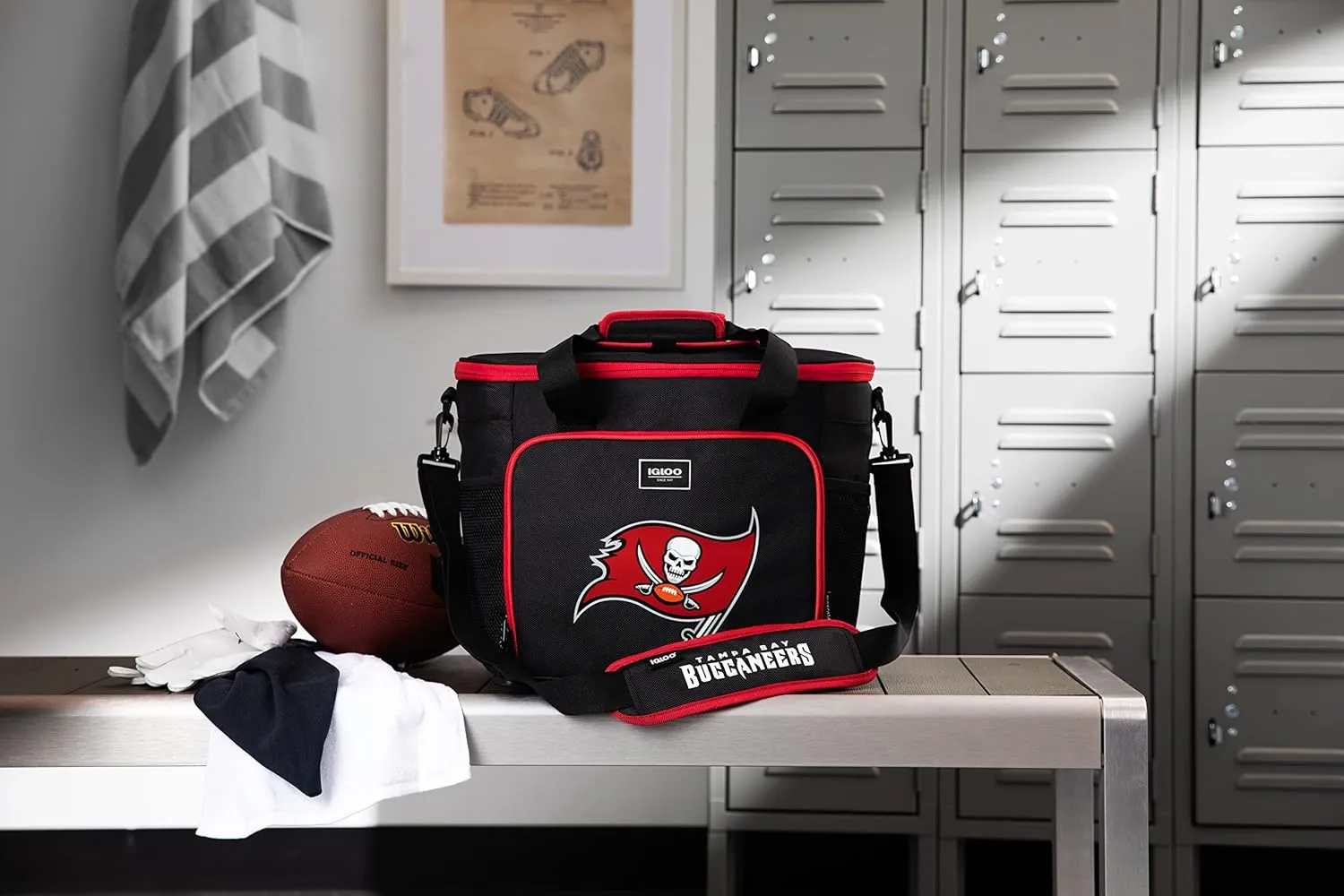 Igloo Limited Edition NFL 28 Can Insulated Tailgating Cooler