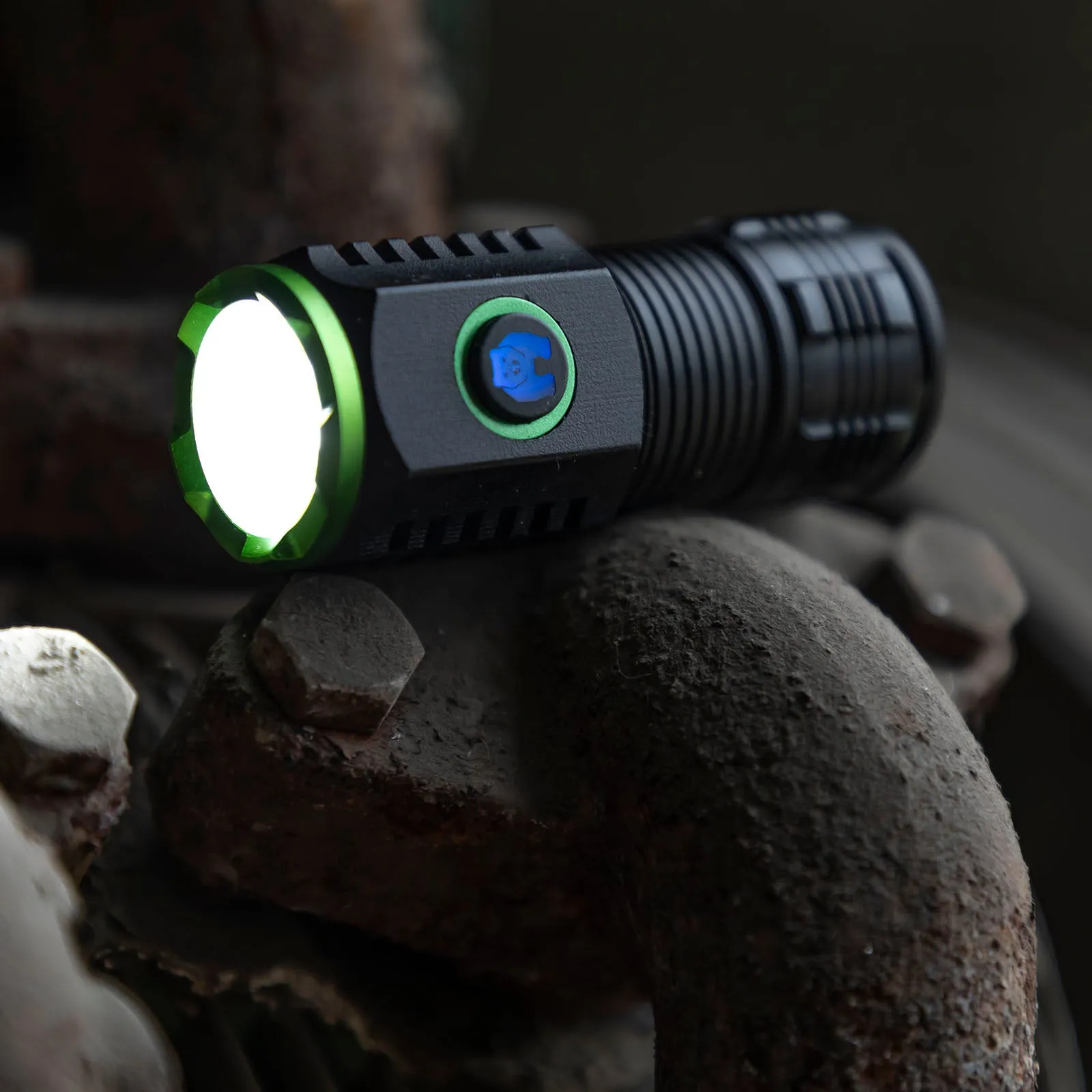 Kodiak® Komrade® 2500 Lumen Compact Rechargeable Tactical Flashlight