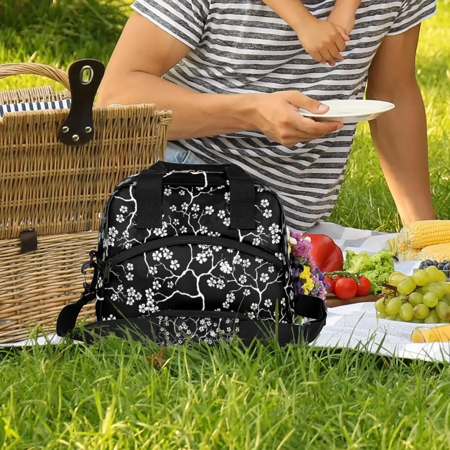 Large Lunch Bag for Women Adult Black Flower Floral Insulated Lunch Box with Adjustable Shoulder Strap,Waterproof Portable Cooler Tote Bags for Work Picnic Beach Travel Office (Black Flower)