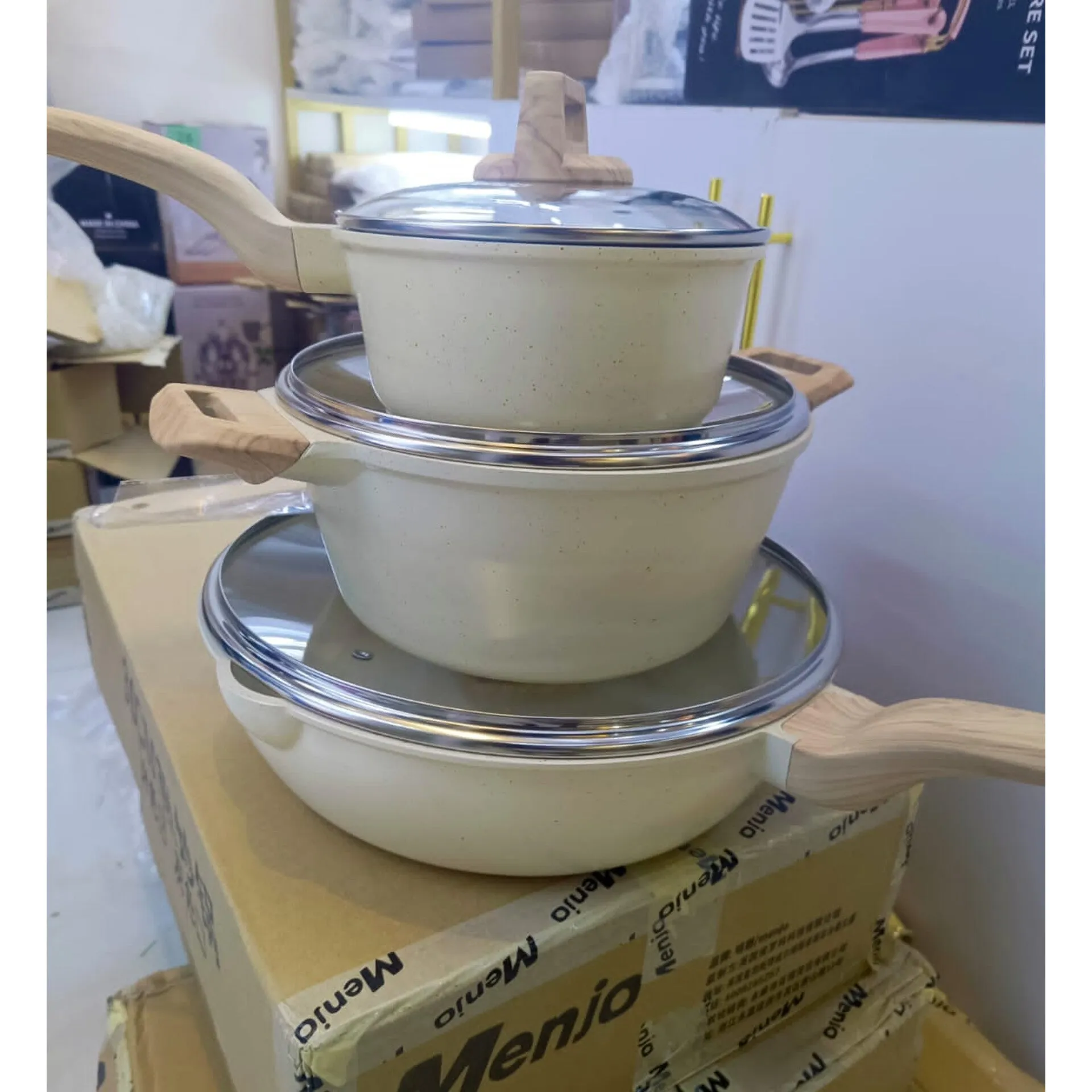 Non-stick cookware set