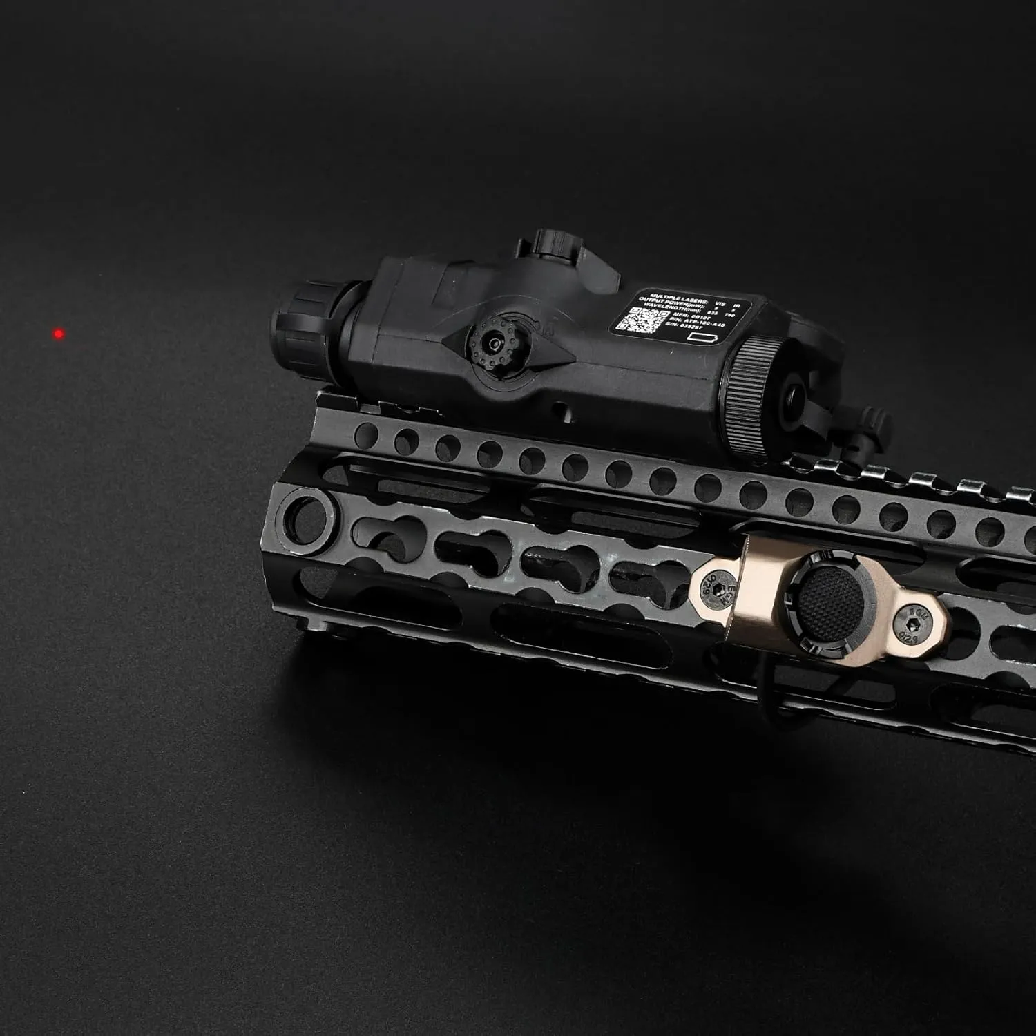 Remote Pressure Switch, Tactical Flashlight Weapon Light Switch with 2.5mm Plug for DBAL NGAL PEQ Laser with 2.5mm Interface, Aluminium Alloy Switch Fit for Mlok/Keymod Rail