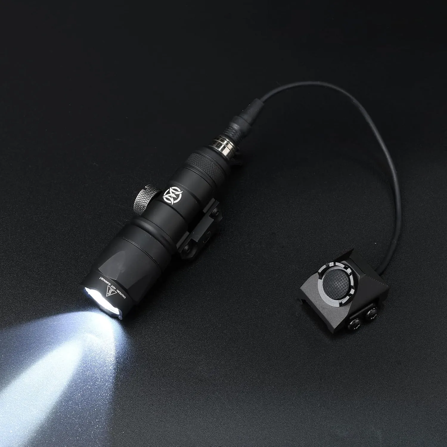 Remote Pressure Switch, Tactical Flashlight Weapon Light Switch with SF Plug for M300 M600 Scout Light, Aluminium Alloy Switch Fit for 20mm Picatinny Rail (S-BK)