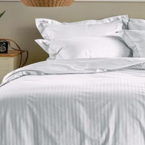 SLEEPNEST Duvet Cover Set Super King Size 108 x 98 inches, 3 Pieces All Season, Ultra Soft 100% Pure Cotton, Hotel Collection 600TC Duvet Cover Set with Zipper Closure - Breathable, White Stripe