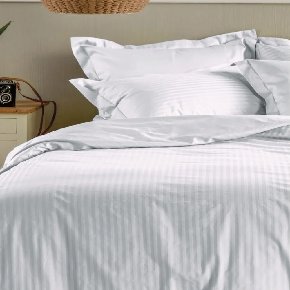 SLEEPNEST Duvet Cover Set Super King Size 108 x 98 inches, 3 Pieces All Season, Ultra Soft 100% Pure Cotton, Hotel Collection 600TC Duvet Cover Set with Zipper Closure - Breathable, White Stripe