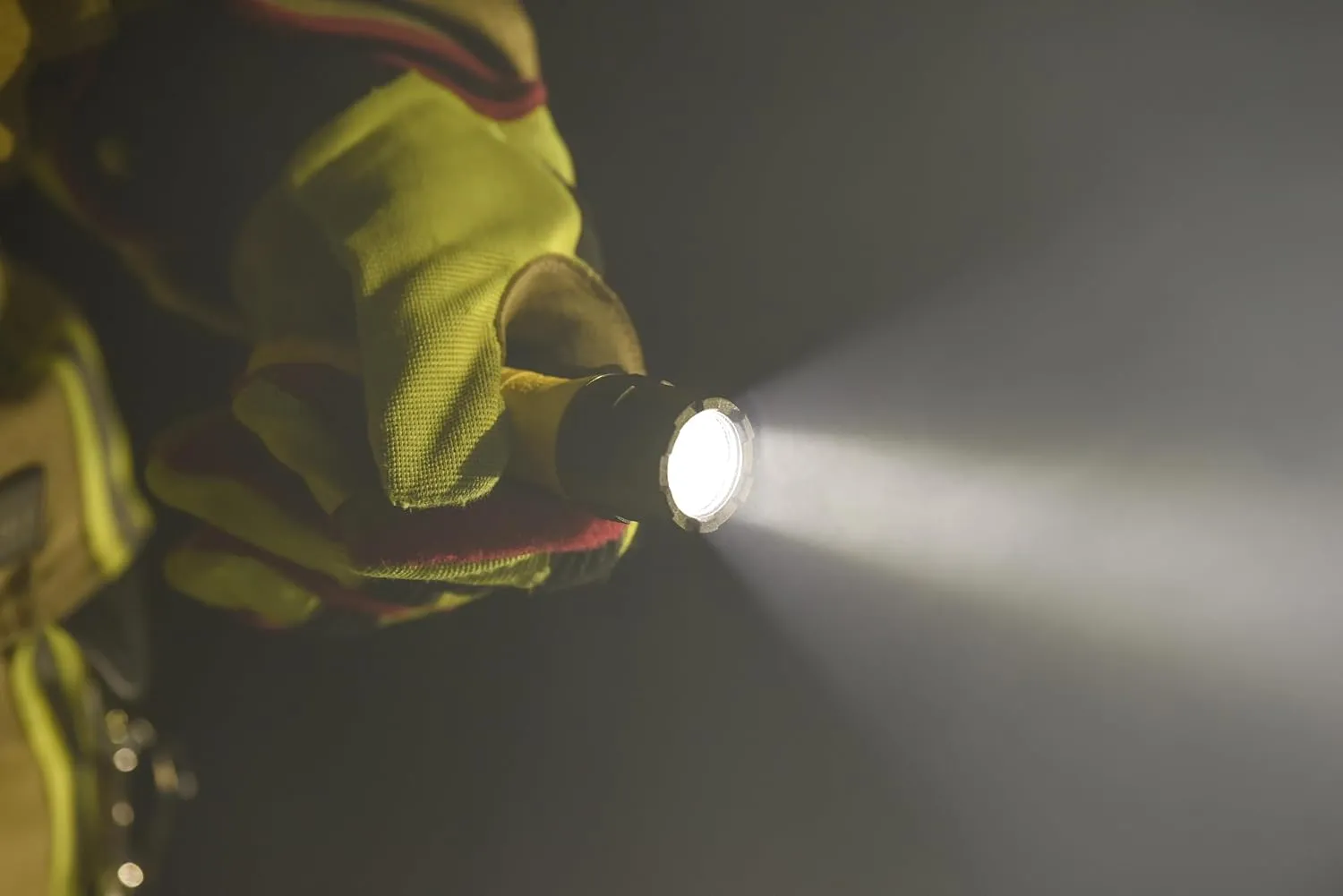 Streamlight PolyTac X, Multi-Fuel, Professional Tactical Flashlight, Yellow - 88614, Battery Powered, 600 Lumens, Rechargeable Option, Waterproof, Impact Resistant