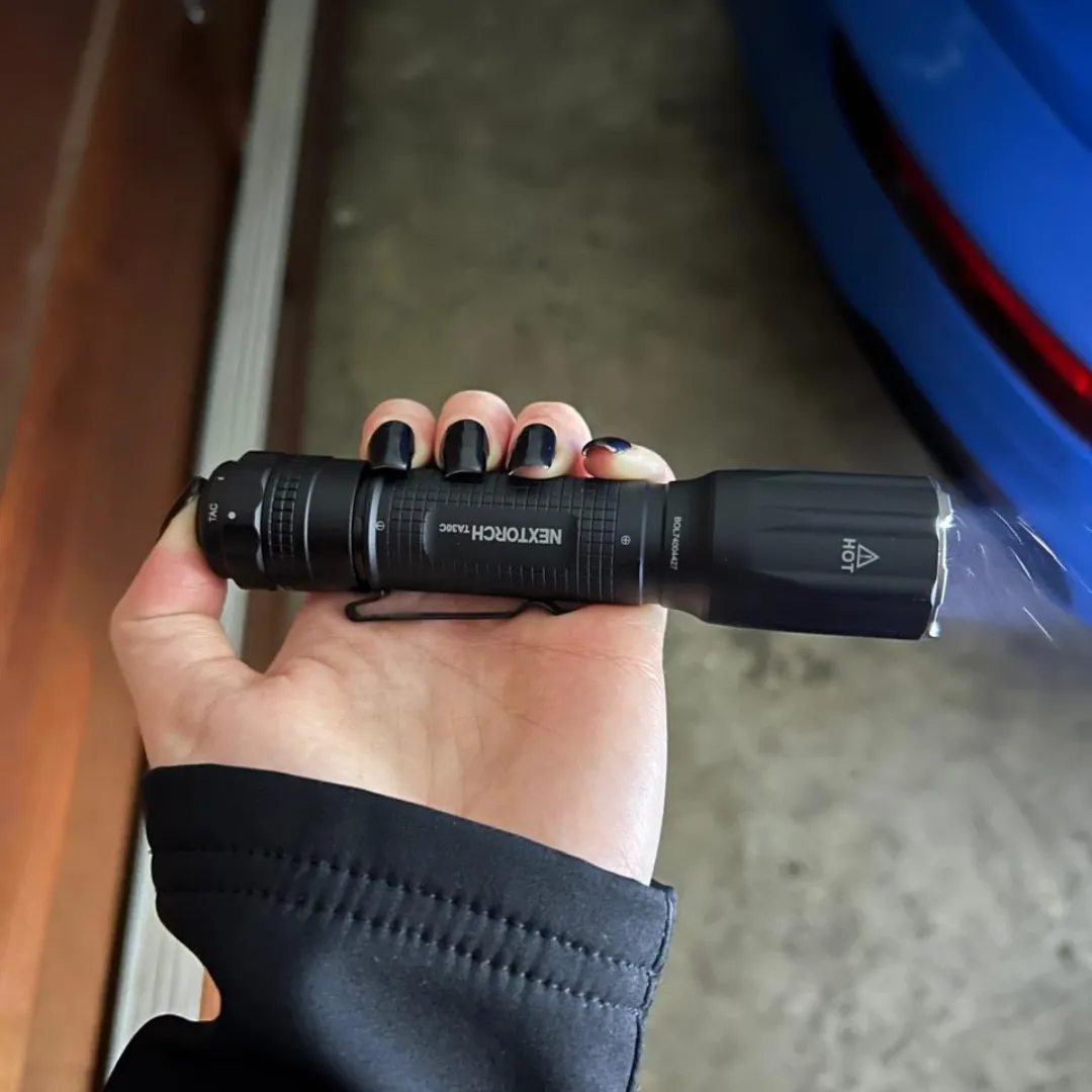 Strobe Tactical Flashlight (incl)
